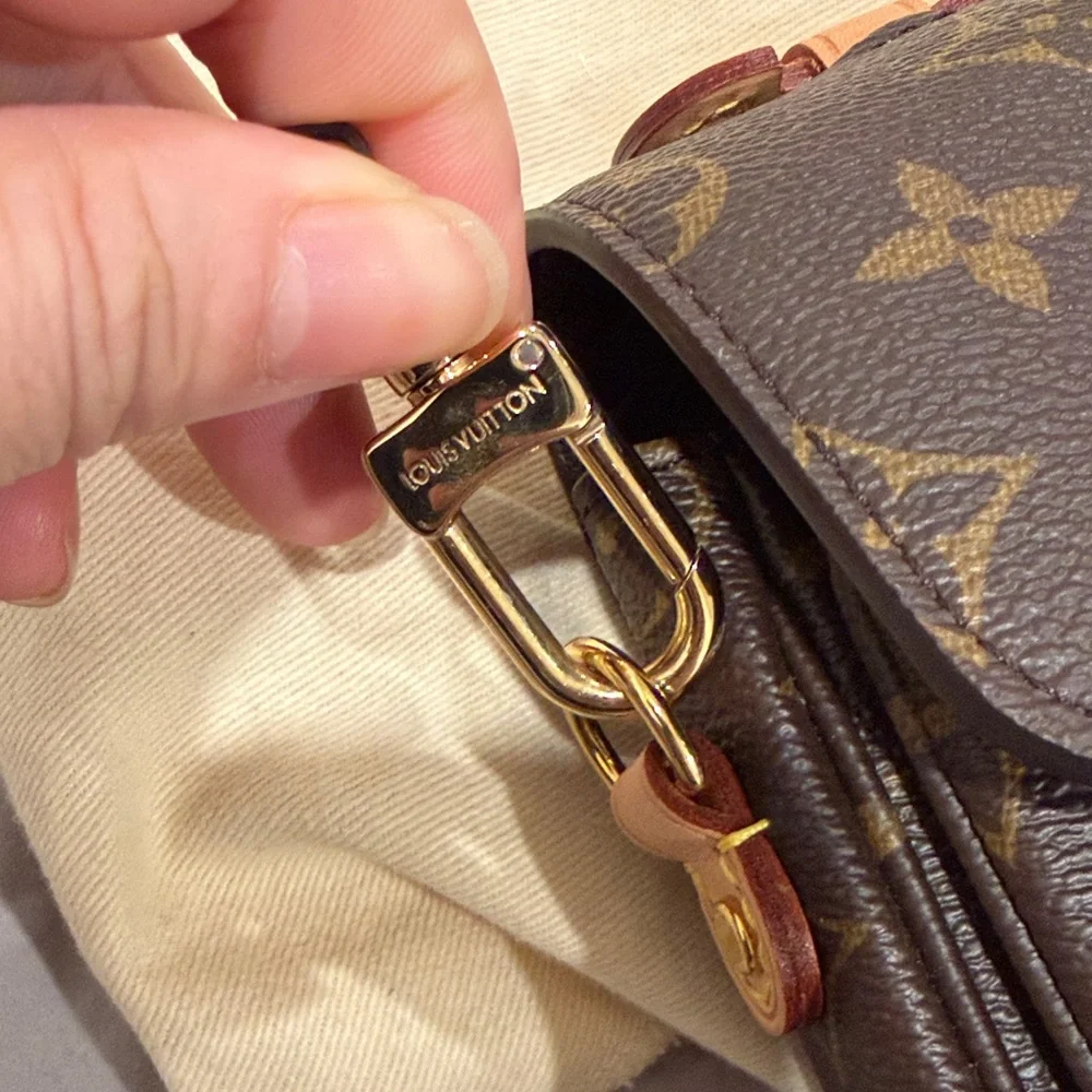 Louis Vuitton Monogram Pochette Métis Crossbody - Picture 4 of 8